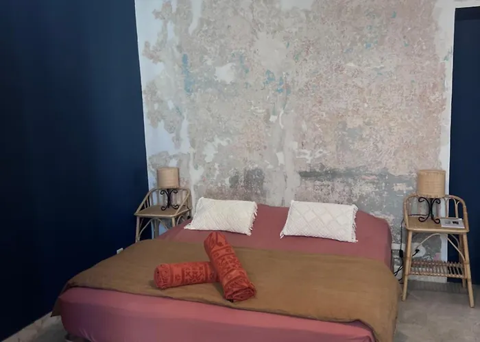 83M2 De Charme Au Coeur De La Cite Imperiale